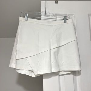 Gianni Bini White Skort (Medium)